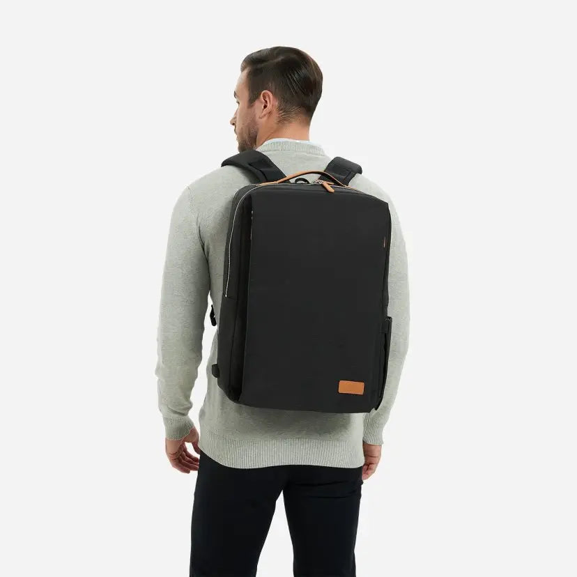Nordace Siena Pro 17 Backpack 專業背包 - 遠野倉庫 Yuenye Warehouse