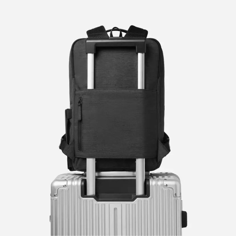 Nordace Siena Pro 13 Backpack 專業背包 - 遠野倉庫 Yuenye Warehouse